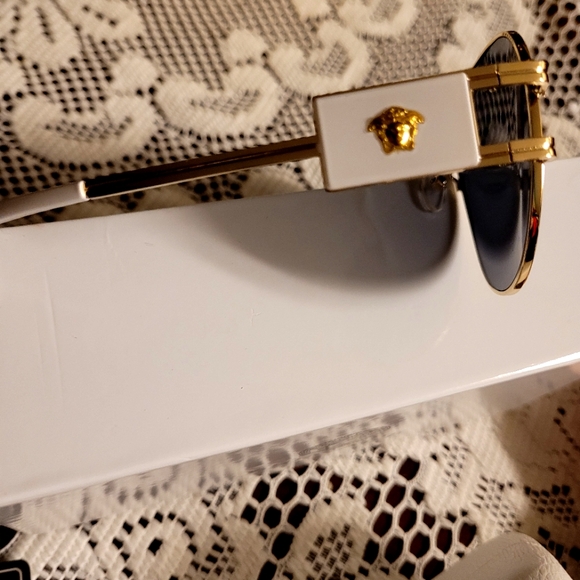 ✅SPECIAL FRAMES 💯 VERSACE WHITE SUNGLASSES #9139 - Picture 5 of 10